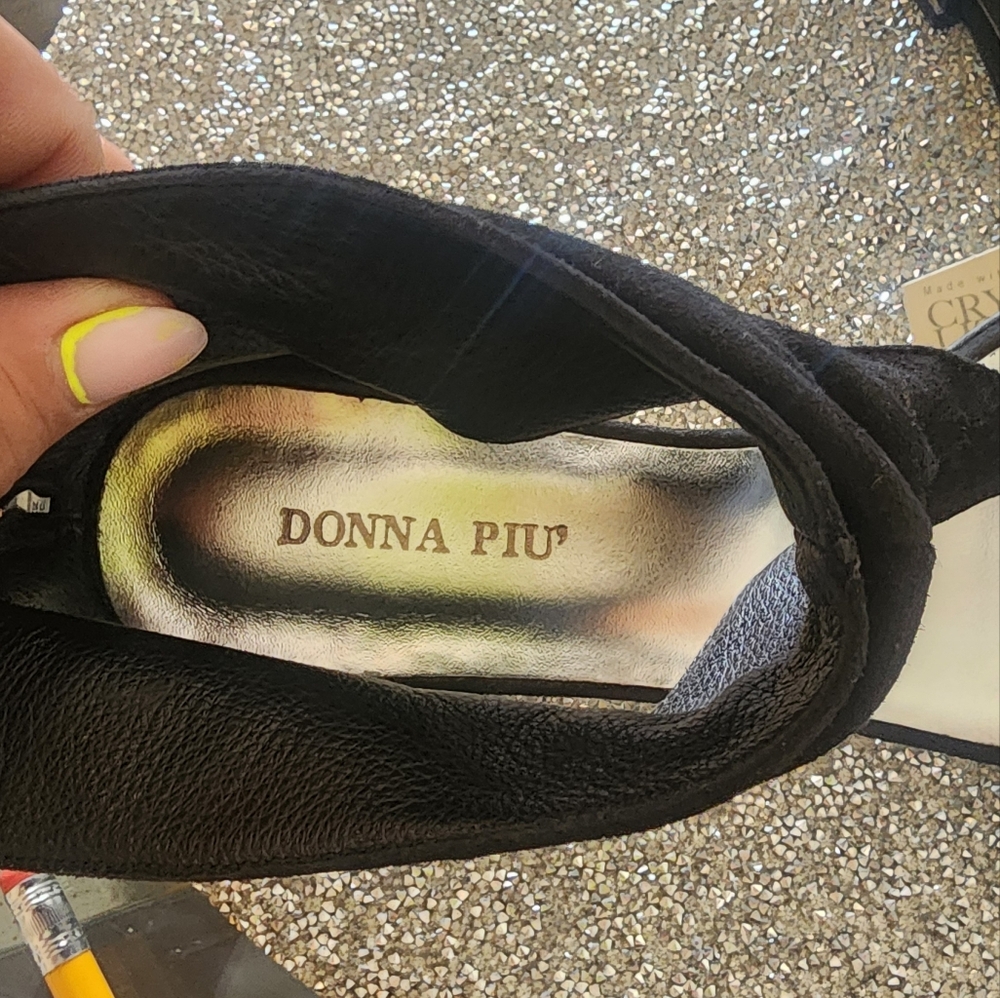 Donna Piu sandles with crystals - Picture 2 of 5